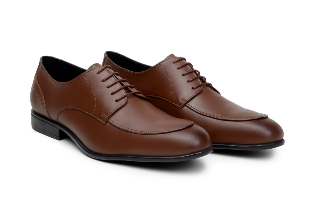 'Adrian' men's classic oxford in vegan leather by Zette Shoes - cognac