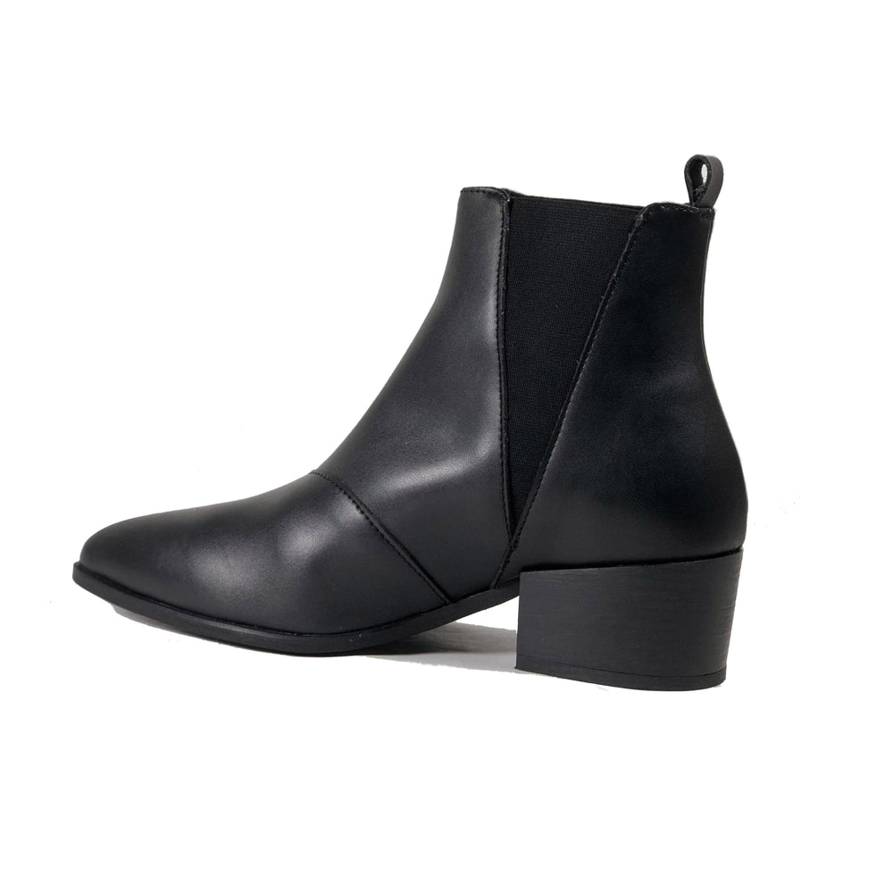 'Nerrie' vegan-leather Chelsea bootie by Zette Shoes - black - Vegan Style