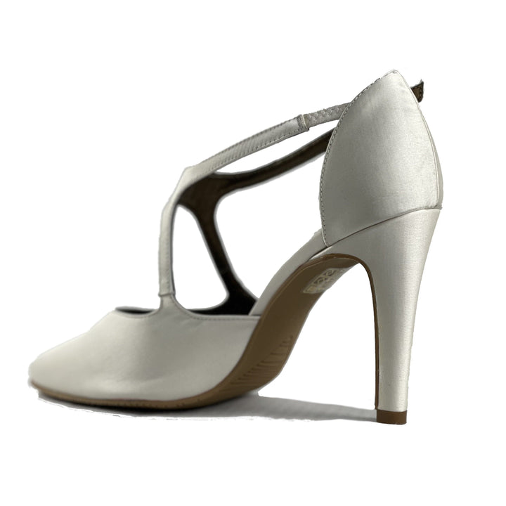 'Maqueta' ivory satin vegan stiletto by Zette Shoes