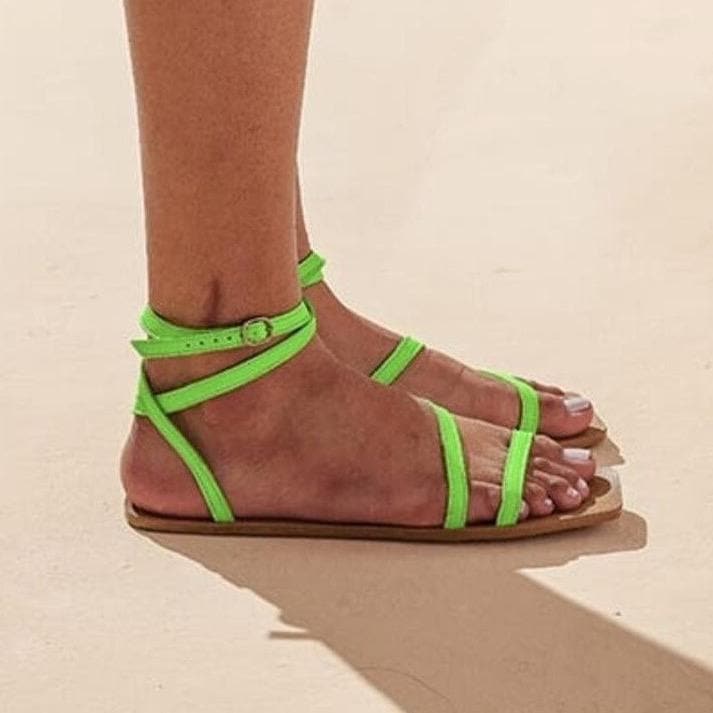 Flat vegan sandal by Arenaria - green
