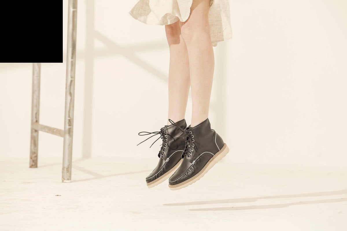 'Chris' Unisex lace-up vegan boots by Ahimsa - black - Vegan Style