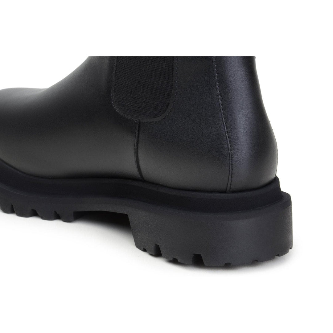 'Chloe' black vegan-leather chelsea boot with chunky sole by Zette Shoes