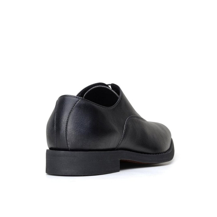 'Executive' classic oxford in high-quality vegan leather by Brave Gentleman - black