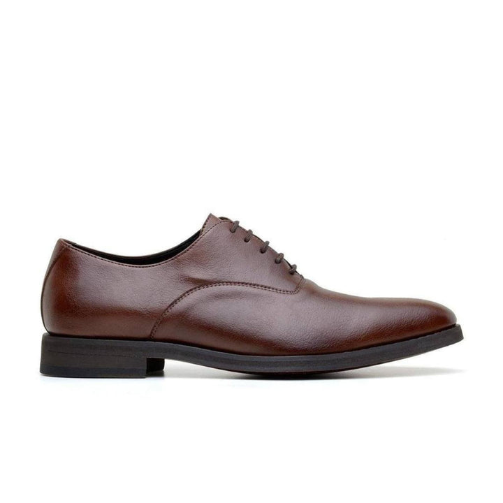 'Executive' classic oxford in high-quality vegan leather by Brave Gentleman - brown