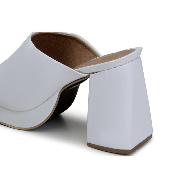 'Pari' women's white block heeled mule by Zette Shoes