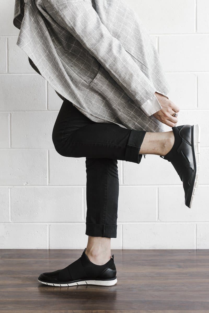 'Caspar' - men's vegan sneaker by Zette Shoes - black with white sole - Vegan Style