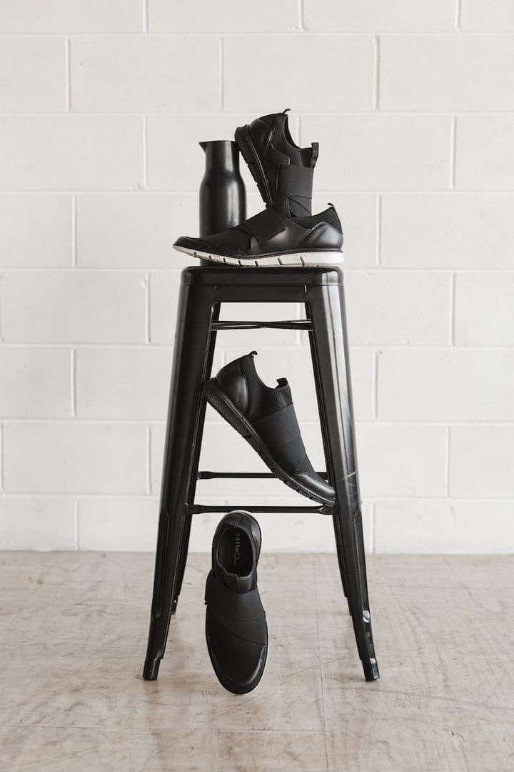 'Caspar' - men's vegan sneaker by Zette Shoes - black with white sole - Vegan Style